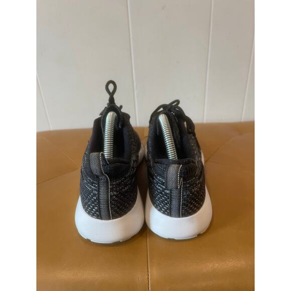 Nike Women's Flyknit Roshe Sneakers‎ Black Size 8 Woven Comfort Running Shoes - Picture 6 of 7